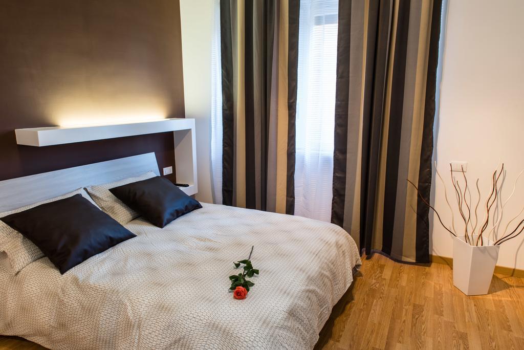 Bed and Breakfast Mirabilia Urbis Roma Zewnętrze zdjęcie